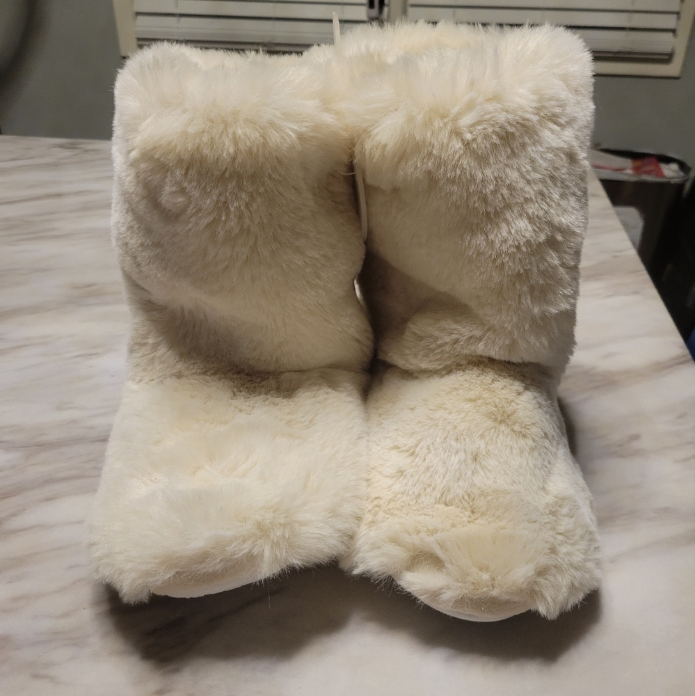 Woman's slippers